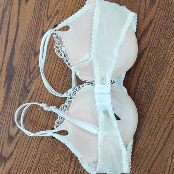 Victoria's Secret Sexy Little Things White Lace Padded Push Up Bra Sz 34C - Picture 4 of 8